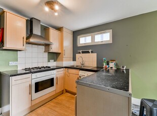 Flat in Elmsdale Road, E17, Walthamstow, E17