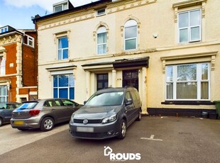 Flat to rent in Warwick Road, Solihull, West Midlands B92