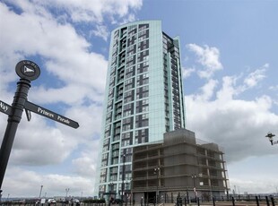 Flat to rent in Alexandra Tower, 19 Princes Parade, Liverpool L3