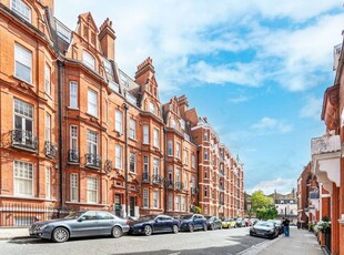 Flat to rent in Culford Gardens, Chelsea, London SW3