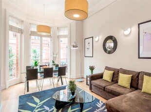 Flat to rent in Draycott Place, London SW3