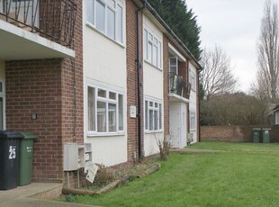 Flat to rent in Dunmore, Guildford GU2