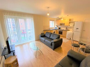 Flat to rent in Hessel Street, Salford M50