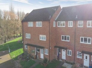 Flat to rent in Icknield Close, Hitchin SG5