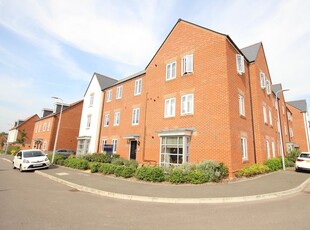 Flat to rent in Ifould Crescent, Wokingham RG40