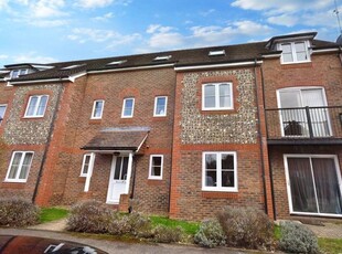 Flat to rent in John Norgate House, Two Rivers Way, Newbury, Berkshire RG14