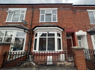 Flat to rent in Kimberley Road, Leicester LE2