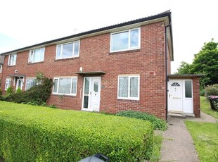 Flat to rent in Lister Avenue, Rotherham S62