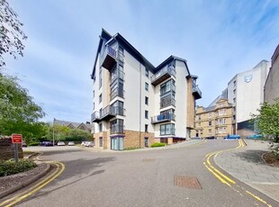 Flat to rent in Mcvicars Lane, West End, Dundee DD1