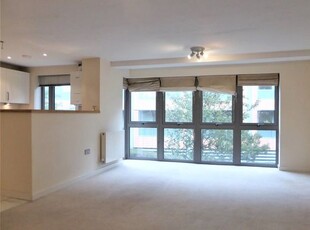 Flat to rent in Park View Road, Hove BN3