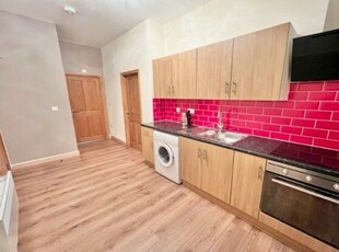 Flat to rent in Southgate House, Halifax HX1