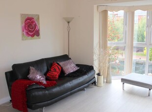 Flat to rent in St. Lawrence Quay, Salford M50