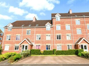 Flat to rent in Windsor Court, Newbury, Berkshire RG14