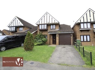 Detached house to rent in Conifer Close, Waltham Cross EN7