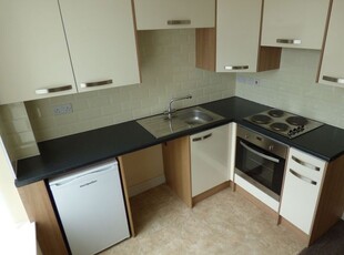 Studio to rent in 12 York House, Cleveland Street DN1