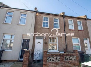 Terraced house to rent in Barham Road, Dartford, Kent DA1