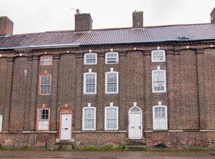Terraced house to rent in High Street, Boston PE21