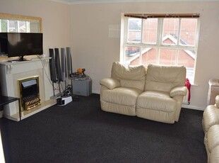 Terraced house to rent in Large 4 Bedroom Town House, Bassie Close, Bedford MK42