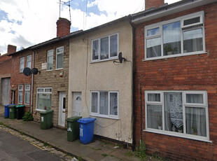 Terraced house to rent in Thoresby Street, Mansfield NG18