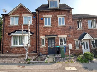 Town house to rent in Padstow Close, Mansfield NG18