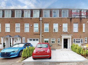 Town house to rent in The Marlowes, St Johns Wood NW8