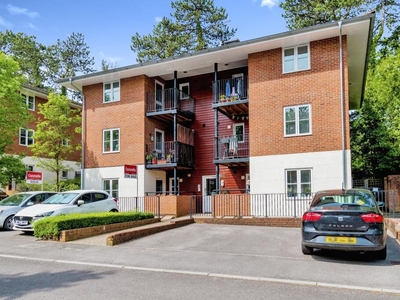 2 bedroom apartment for sale in Grange Close, Winchester, SO23