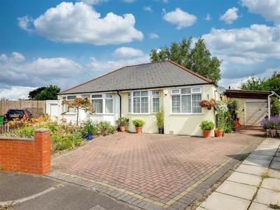 2 bedroom semi-detached bungalow for sale in Greenfield Avenue, Whitchurch, Cardiff, CF14