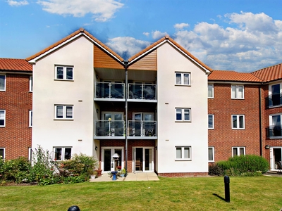 2 Bedroom Retirement Apartment For Sale in Cleethorpes, Lincolnshire