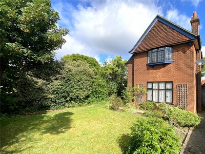 3 bedroom detached house for sale in Rushmere Road, Ipswich, Suffolk, IP4
