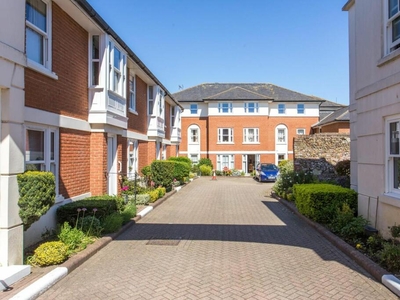 1 bedroom flat for sale in Stour Street, Canterbury, CT1