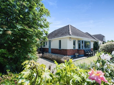 2 bedroom detached bungalow for sale in Persley Road, Bournemouth, BH10