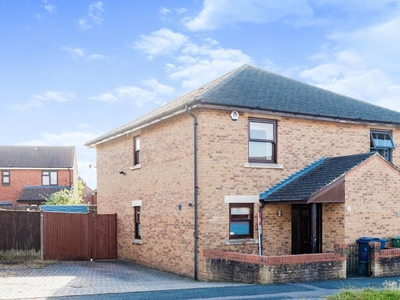 2 bedroom semi-detached house for sale in Brake Hill, Oxford, Oxfordshire, OX4