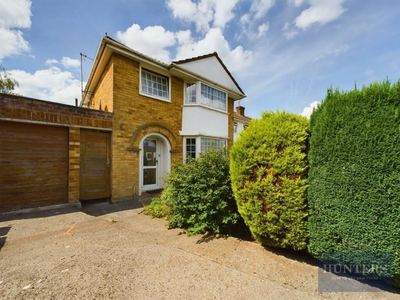 3 bedroom detached house for sale in Lichfield Drive, Cheltenham, GL51