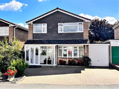 4 bedroom detached house for sale in Avery Road, Sutton Coldfield, b73 6qf, B73