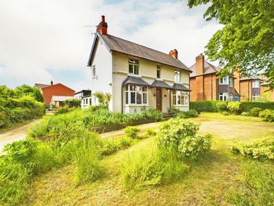 4 bedroom detached house for sale in Field House, Main Street, Calverton, Nottingham, NG14