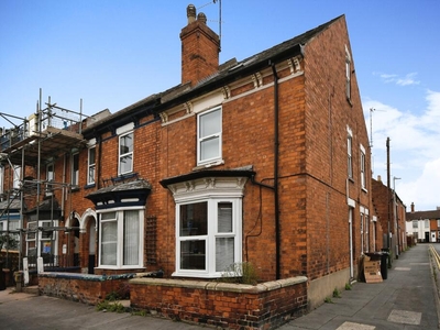 4 bedroom end of terrace house for sale in Sibthorp Street, Lincoln, Lincolnshire, LN5