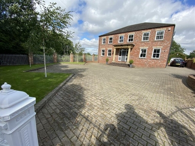 5 bedroom detached house for sale in Ferry Boat Lane, Old Denaby, Doncaster, DN12