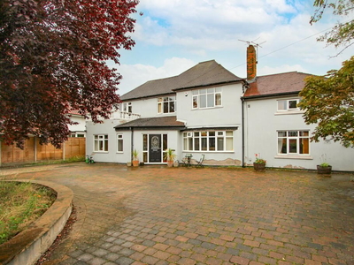 7 bedroom detached house for sale in Bawtry Road, Bessacarr, DONCASTER, DN4