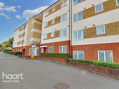 2 bedroom apartment for sale in Bambridge Court, Maidstone, ME14