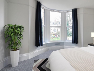 2 bedroom ground floor flat for rent in Alexandra Road, Plymouth, Devon, PL4