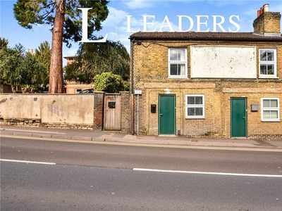 2 bedroom terraced house for sale in Tonbridge Road, Maidstone, Kent, ME16