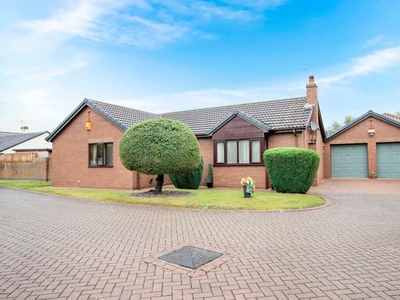 3 bedroom detached bungalow for sale in Lindley Court, Finningley, Doncaster, DN9