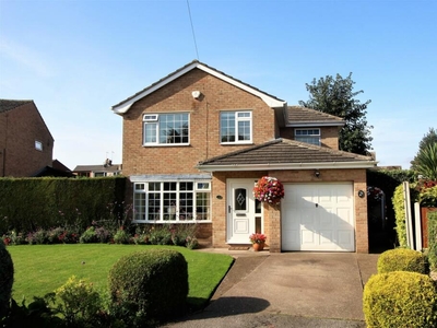 3 bedroom detached house for sale in Acre Close, Edenthorpe, Doncaster, South Yorkshire, DN3