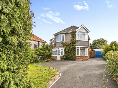 3 bedroom detached house for sale in Charminster Road, CHARMINSTER, Bournemouth, Dorset, BH8