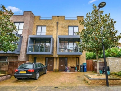 3 bedroom town house for sale London, W3 7JQ