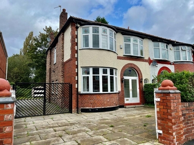 4 bedroom semi-detached house for sale in Brantingham Road, Whalley Range, M16