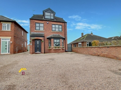 5 bedroom detached house for sale in Kirton Lane, Thorne, DN8