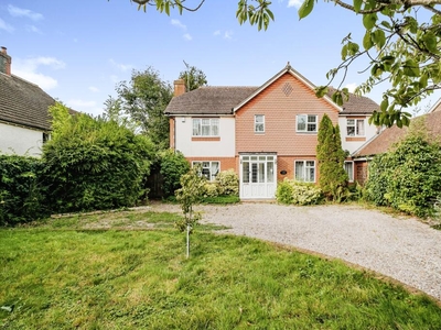 5 bedroom detached house for sale in Offington Lane, Worthing, West Sussex, BN14