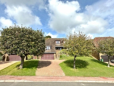 5 bedroom detached house for sale in Rochester Close, Meads, Eastbourne, East Sussex, BN20
