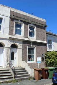 5 bedroom terraced house for rent in Bayswater Road, Plymouth, Devon, PL1